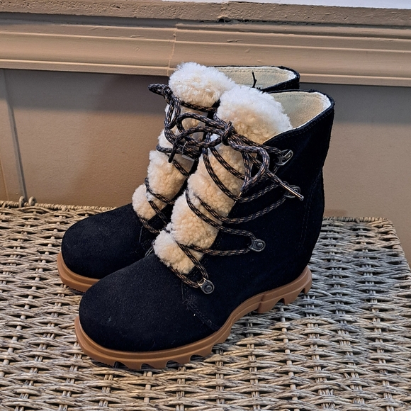 Sorel Joan of Arctic Wedge III Shearling Lace Cozy Boots - Picture 3 of 11